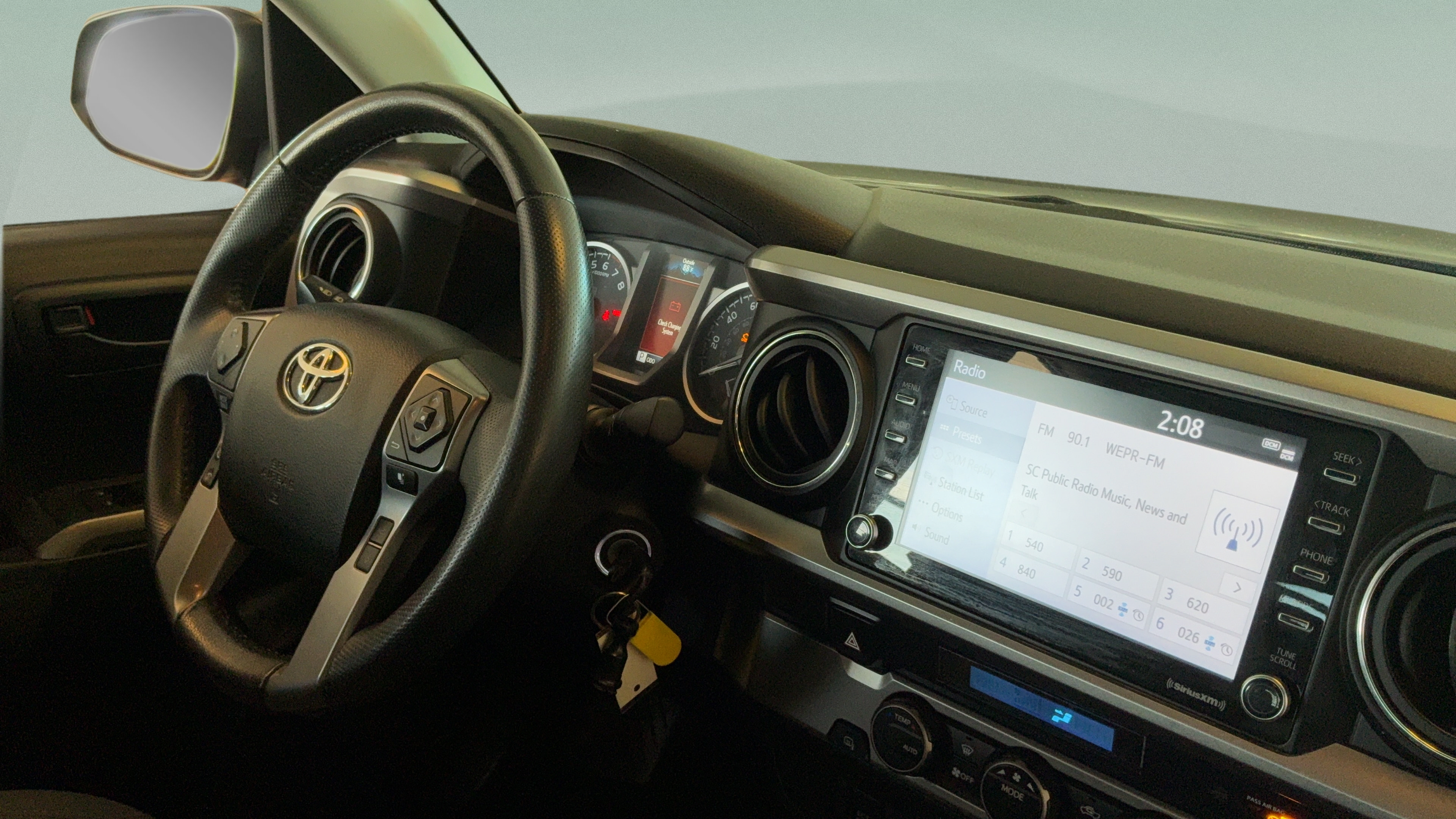 Used 2021 Toyota Tacoma SR5 RWD image 38