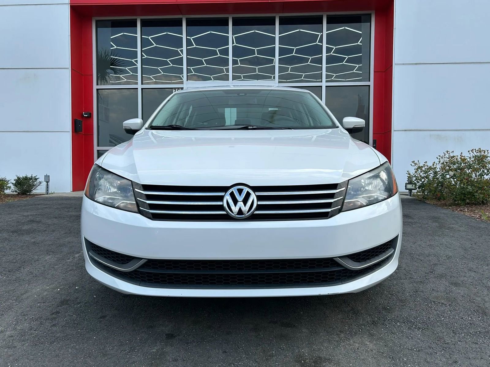 Used 2014 Volkswagen Passat 1.8T SE image 2