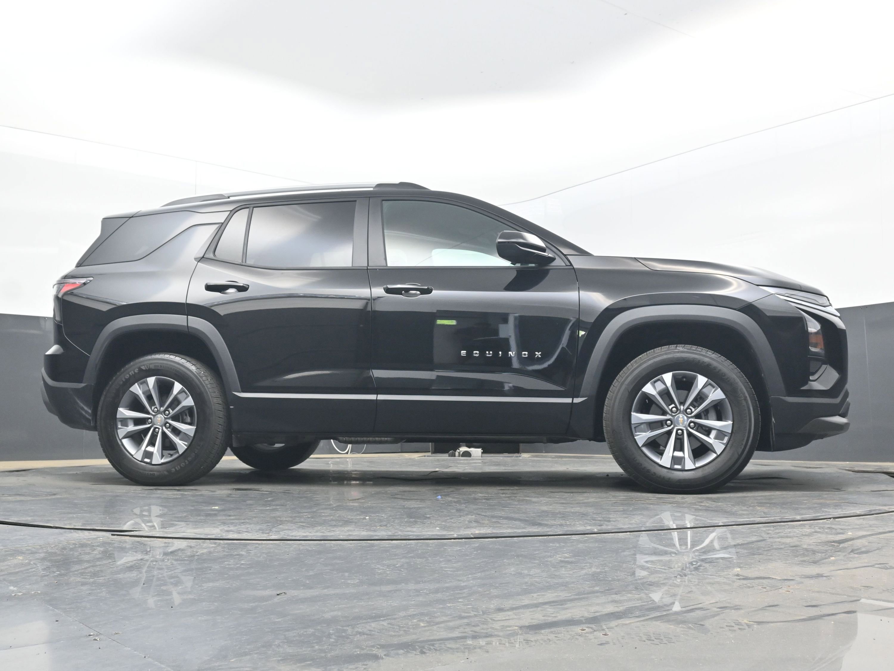 Used 2025 Chevrolet Equinox LT w/ Convenience Package II image 20