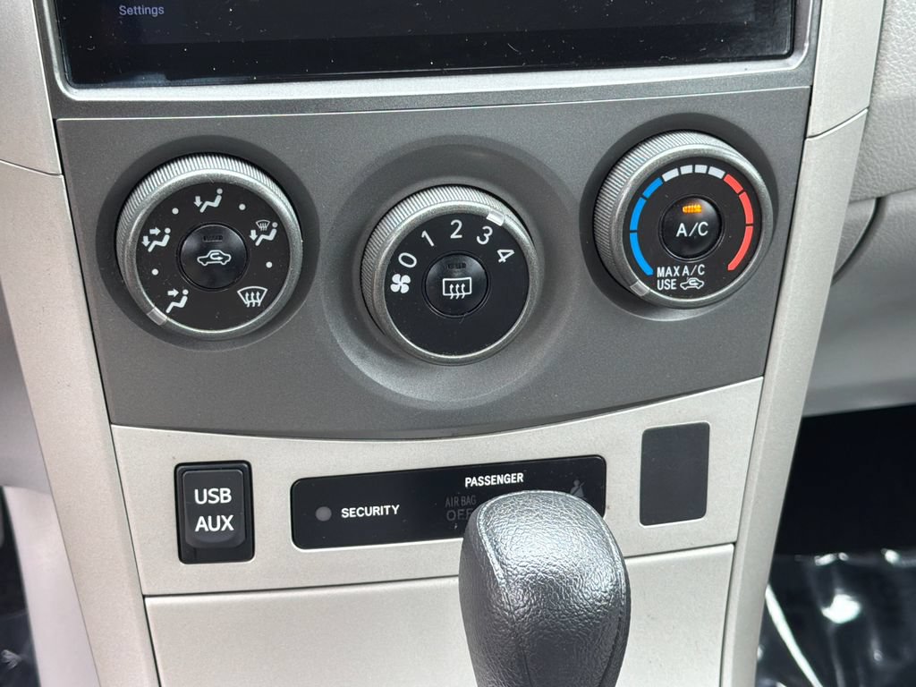 Used 2012 Toyota Corolla LE FWD image 22