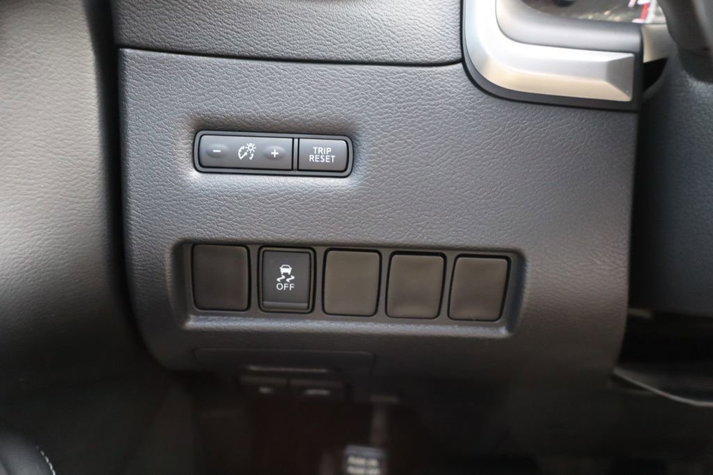 Used 2017 Nissan Murano SV w/ Premium Plus Package image 14