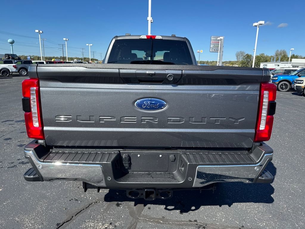 New 2026 Ford F350 Lariat w/ FX4 Off-Road Package image 4
