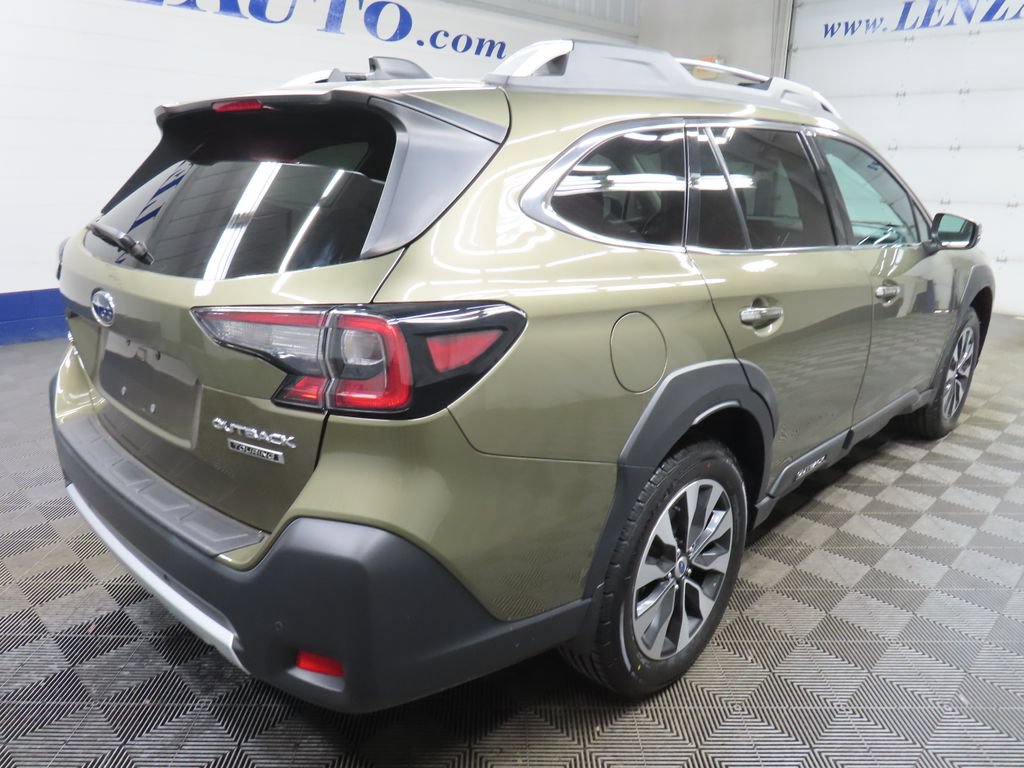 Used 2023 Subaru Outback Touring AWD/4WD image 5