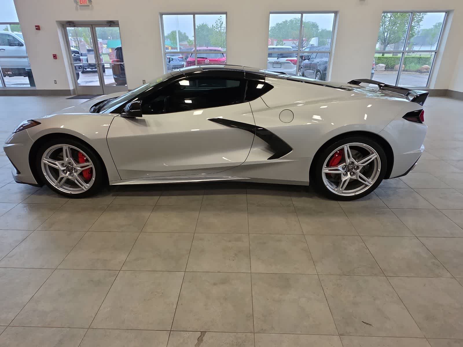 Used 2020 Chevrolet Corvette Stingray Preferred Cpe w/ 2LT Preferred Equipment Group RWD image 12
