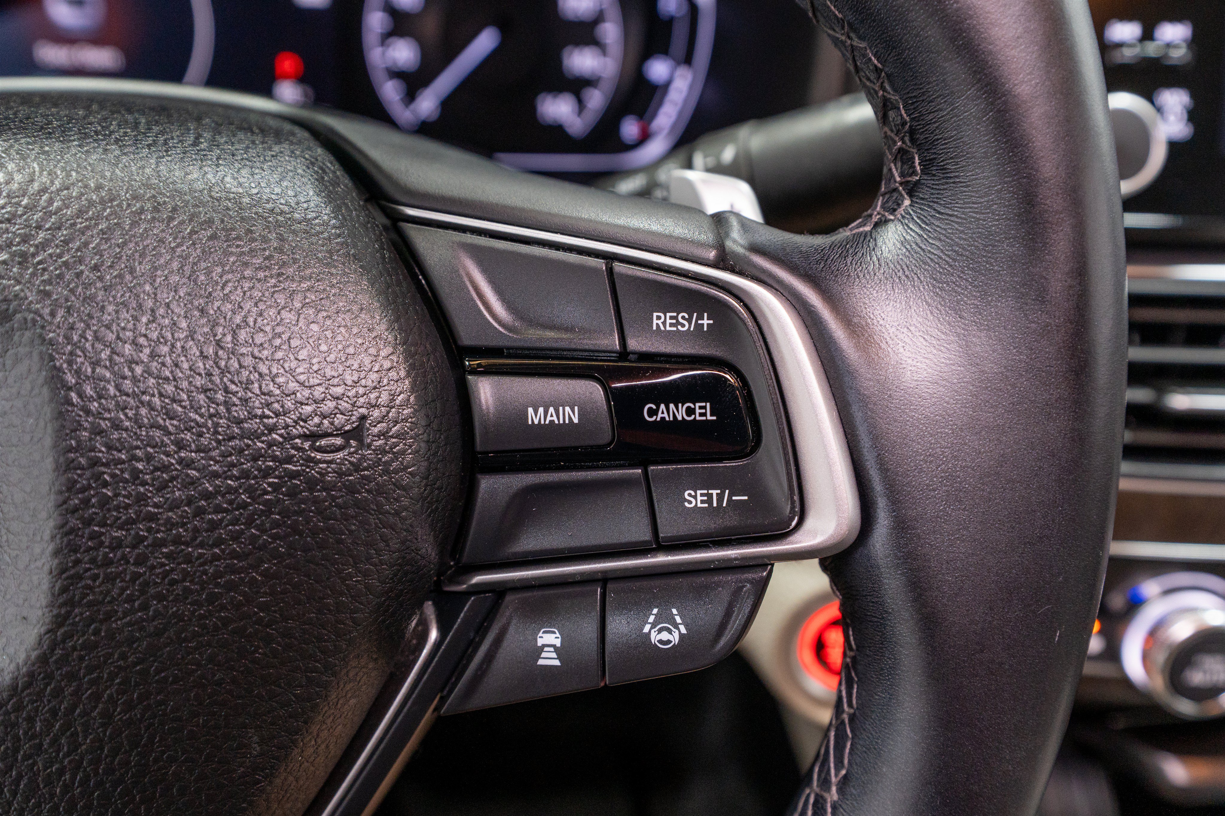 Used 2018 Honda Accord EX-L image 25