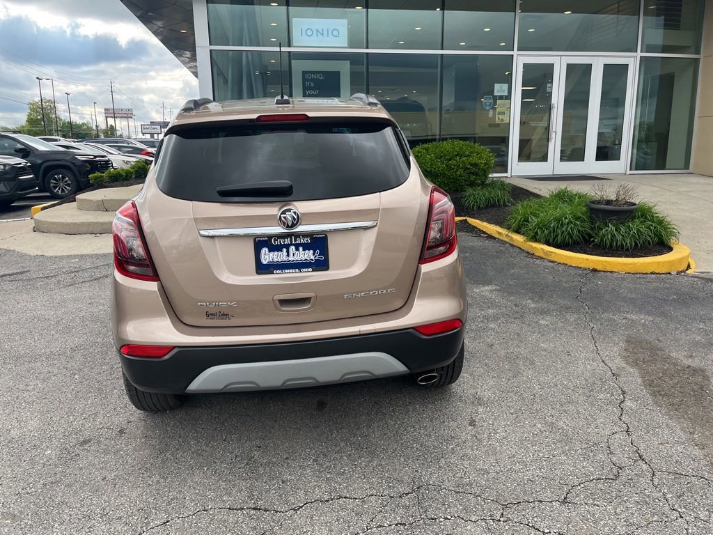 Used 2018 Buick Encore Essence w/ Experience Buick Package FWD image 4