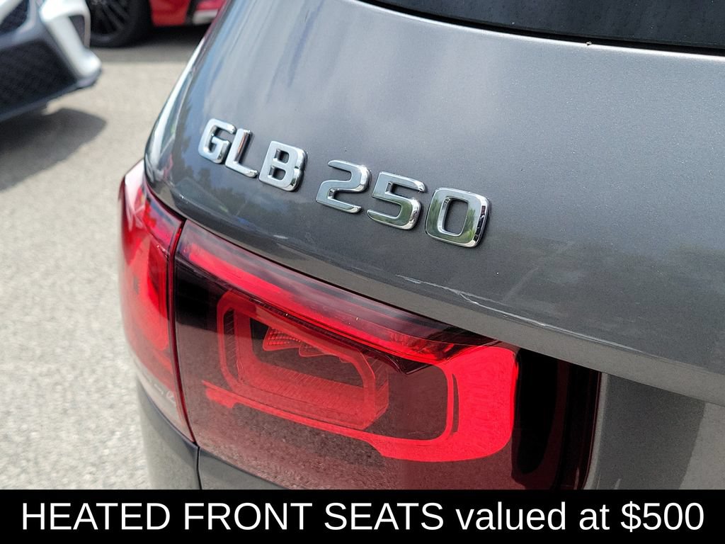 Used 2023 Mercedes-Benz GLB 250 4MATIC w/ Premium Package image 8