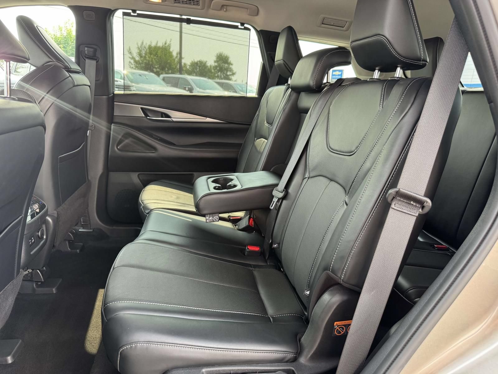 Used 2023 INFINITI QX60 Luxe w/ Cargo Package AWD/4WD image 24