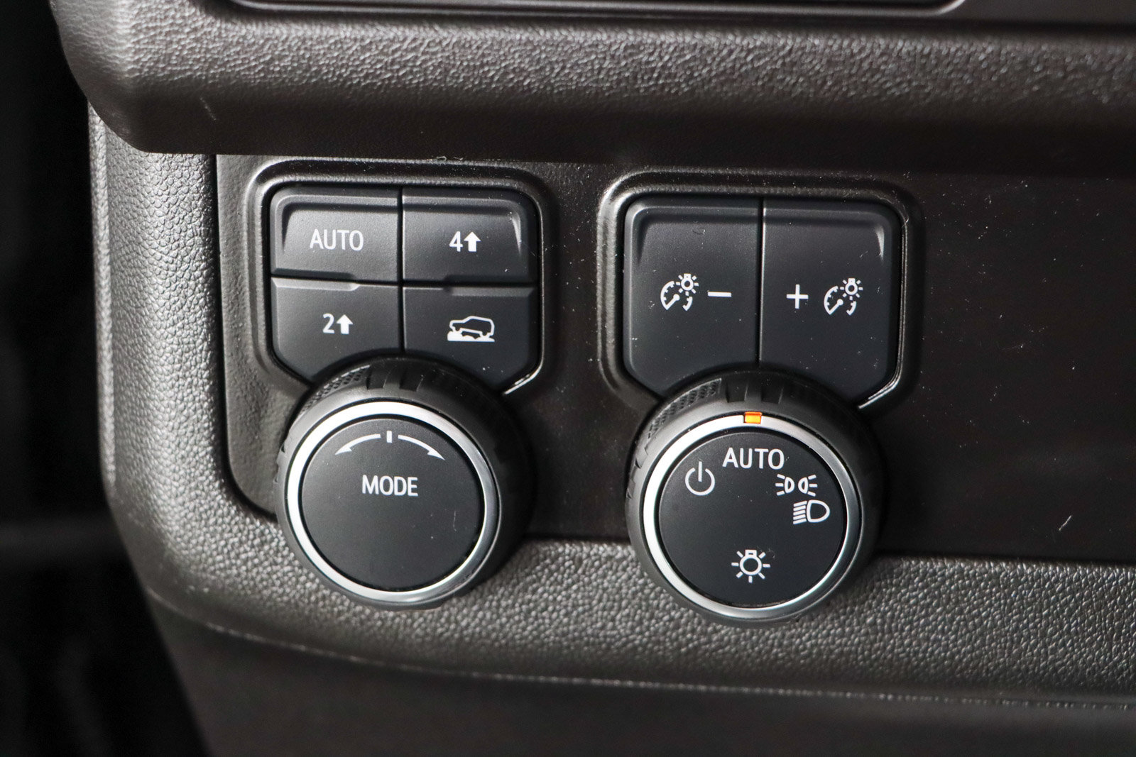 Used 2024 Chevrolet Suburban RST w/ Luxury Package AWD/4WD image 23