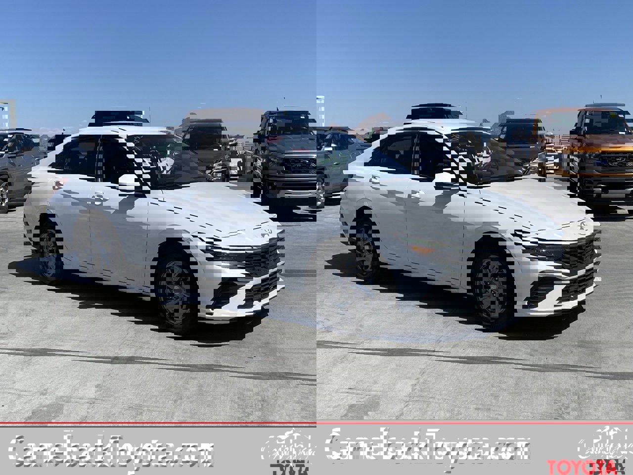 Used 2024 Hyundai Elantra SE image 1