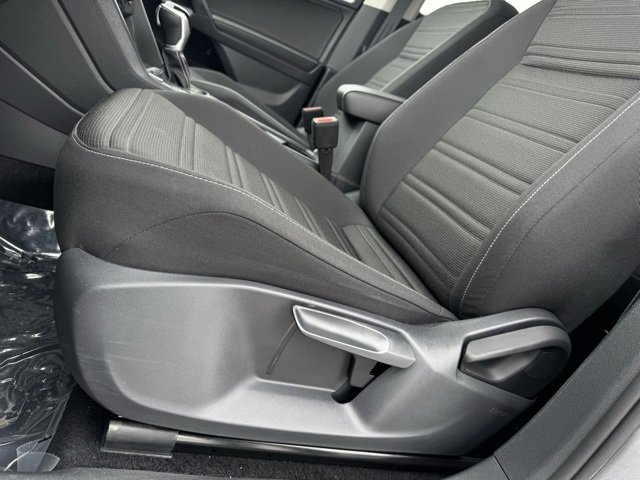 Used 2022 Volkswagen Tiguan S image 7