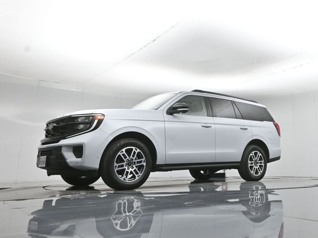 Used 2025 Ford Expedition Active image 53