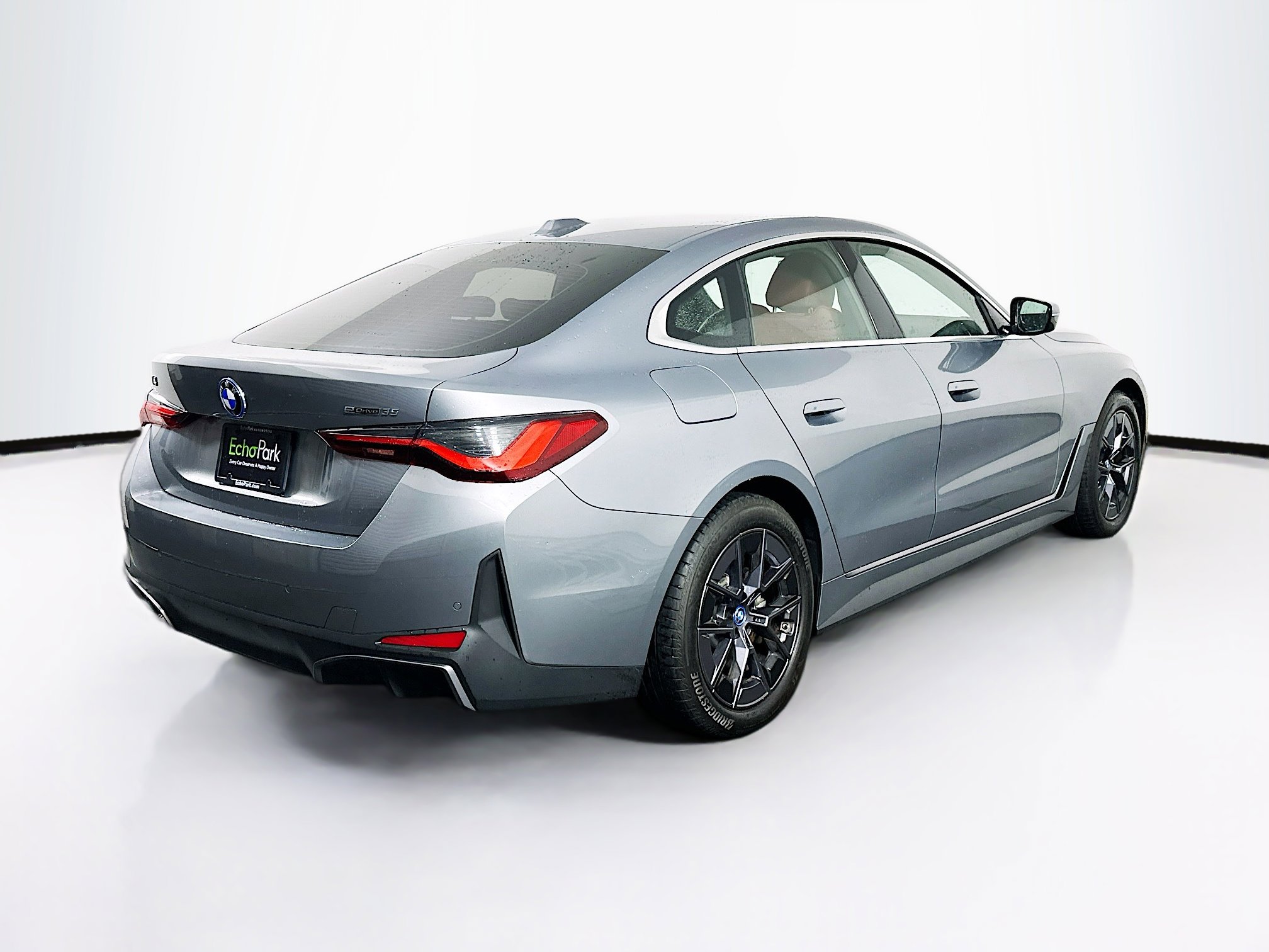 Used 2023 BMW i4 eDrive35 w/ Premium Package image 9