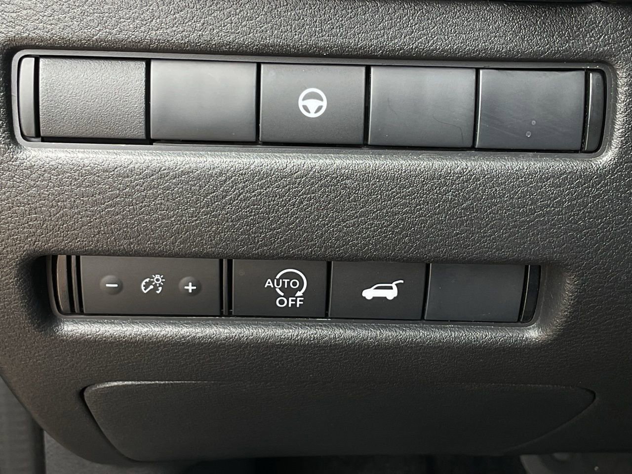 Used 2025 Nissan Rogue SV FWD image 26