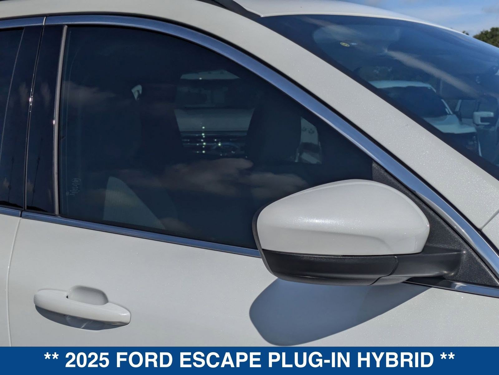 New 2025 Ford Escape SE image 11