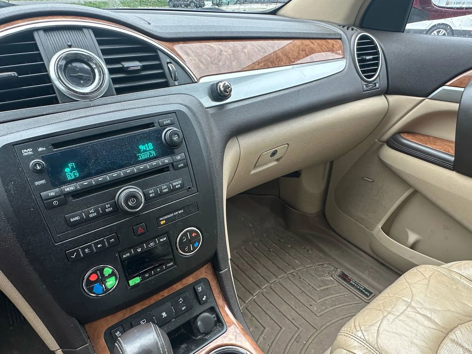 Used 2009 Buick Enclave CXL w/ Entertainment Package #2 image 28