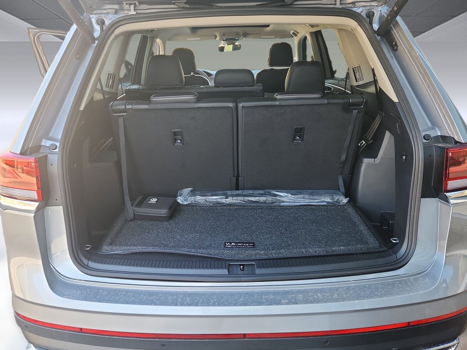 New 2025 Volkswagen Atlas SEL image 16