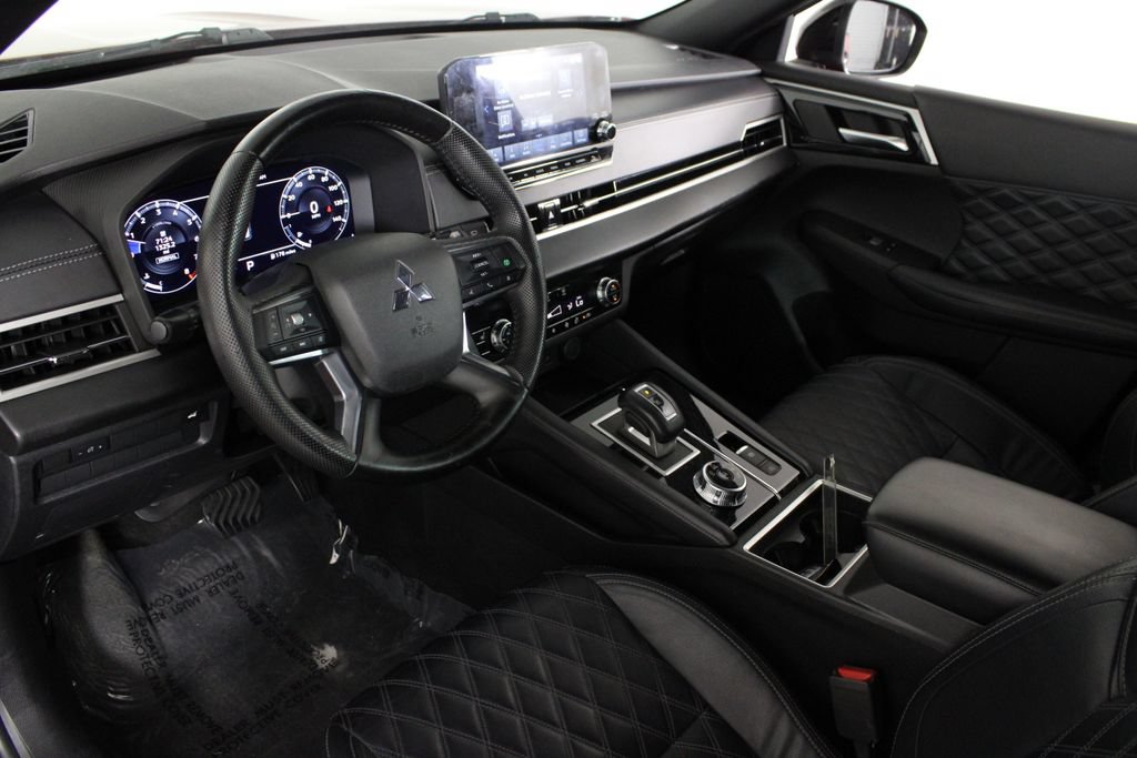 Used 2023 Mitsubishi Outlander SEL FWD image 19