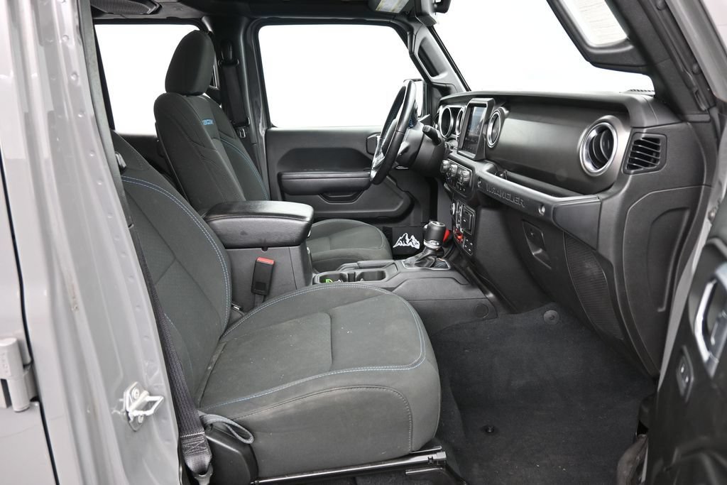 Used 2022 Jeep Wrangler Unlimited Rubicon 4xe w/ Cold Weather Group AWD/4WD image 33