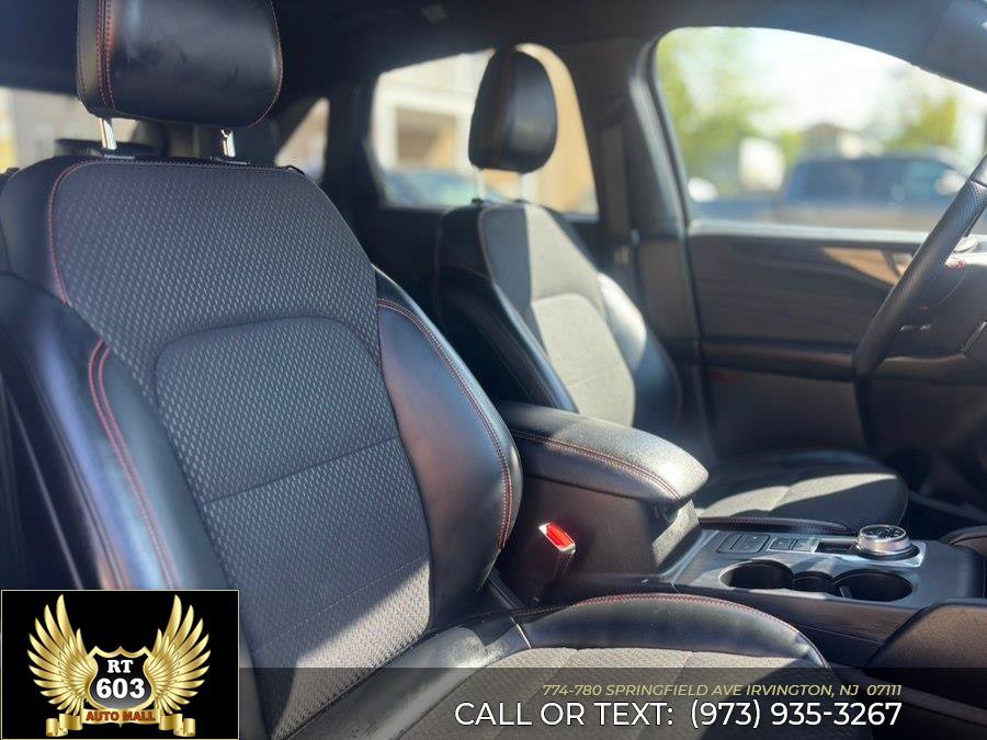 Used 2025 Ford Escape ST-Line FWD image 13