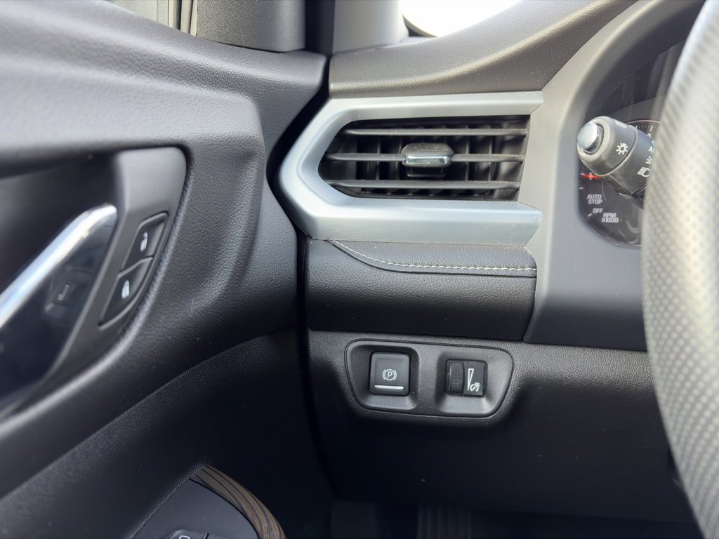 Used 2023 GMC Acadia SLE w/ Driver Convenience Package image 18