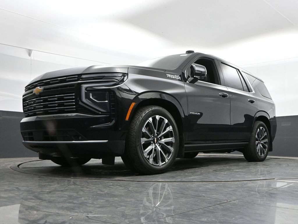 Used 2025 Chevrolet Tahoe High Country AWD/4WD image 45
