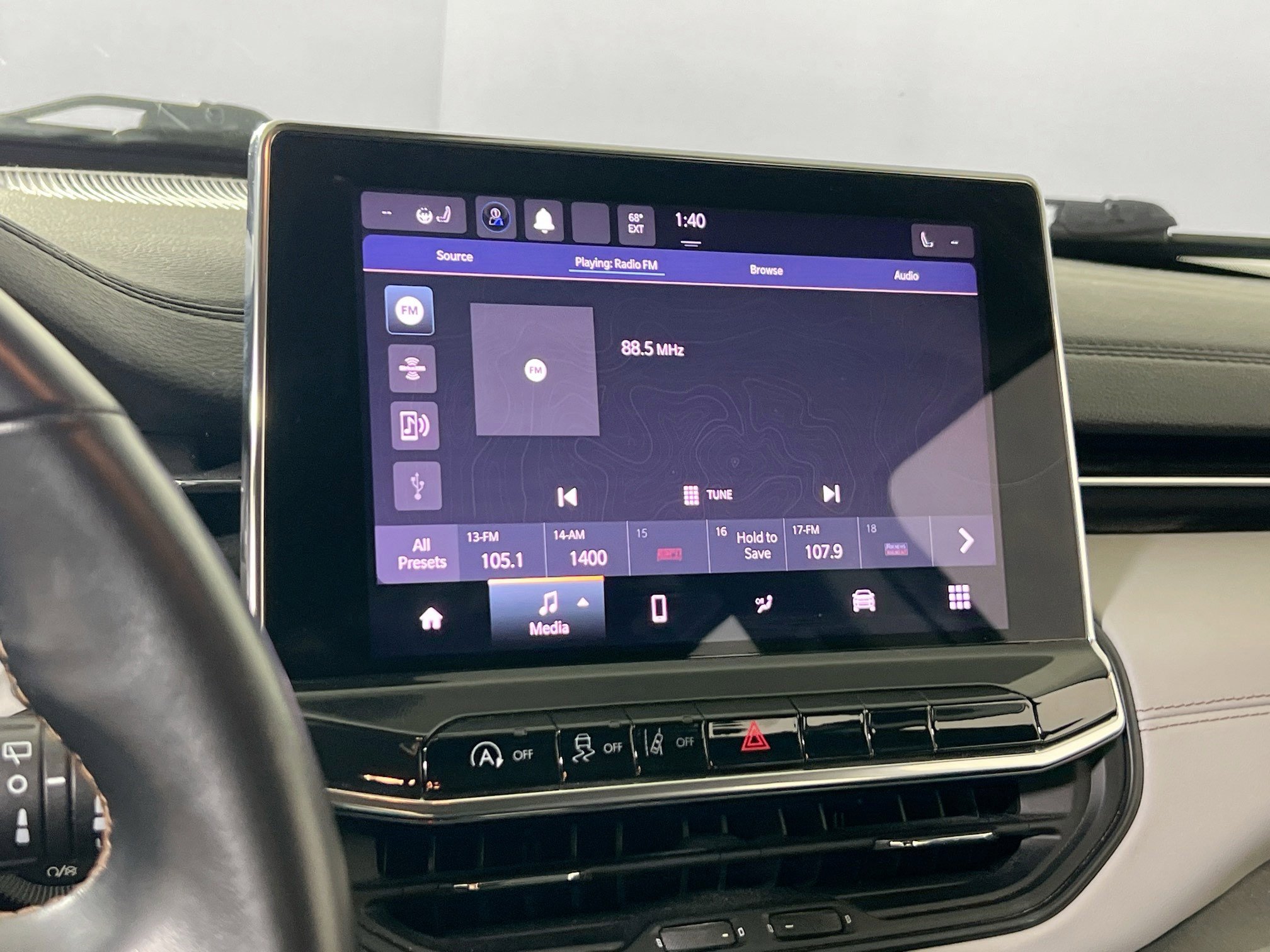 Used 2022 Jeep Compass Limited image 13