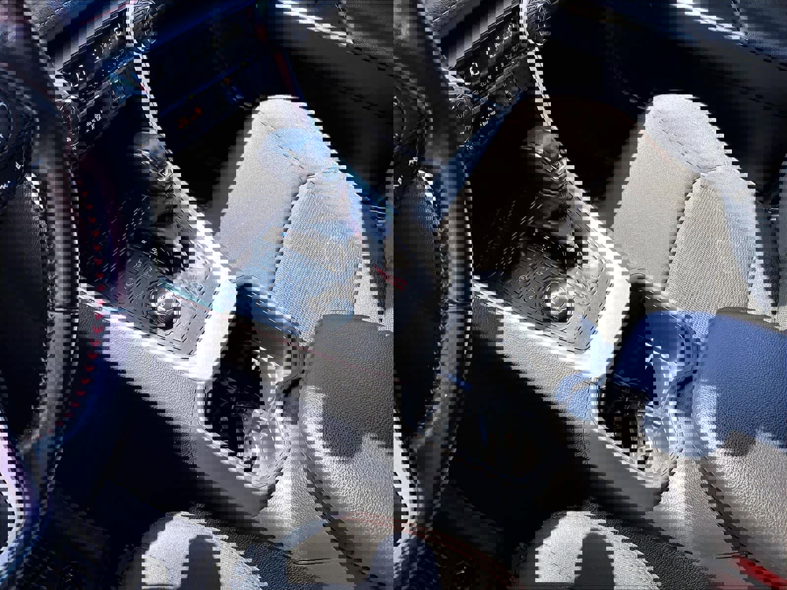 Used 2023 Toyota RAV4 SE w/ Weather & Moonroof Package image 20