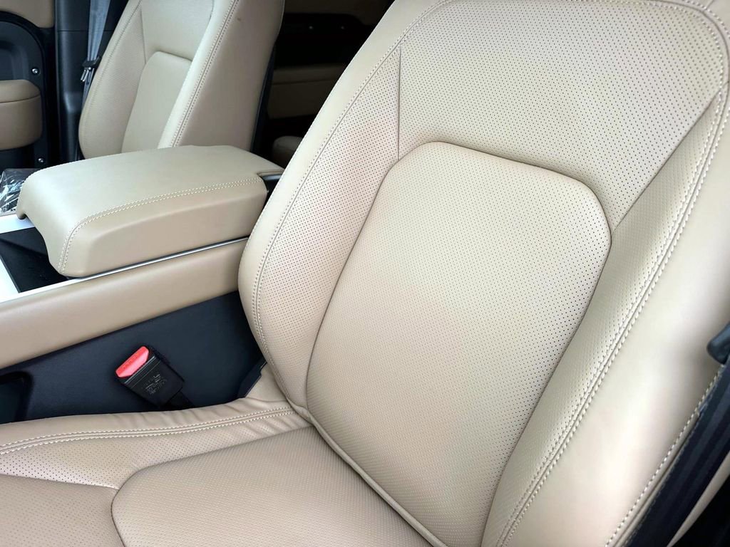 New 2026 Land Rover Defender 110 S AWD/4WD image 19