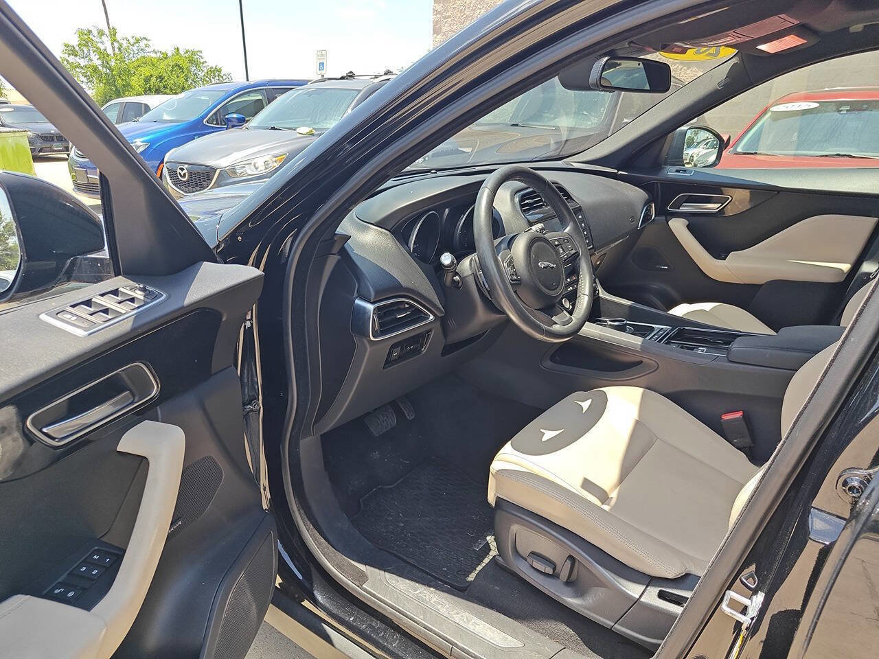 Used 2018 Jaguar F-PACE Premium AWD/4WD image 7