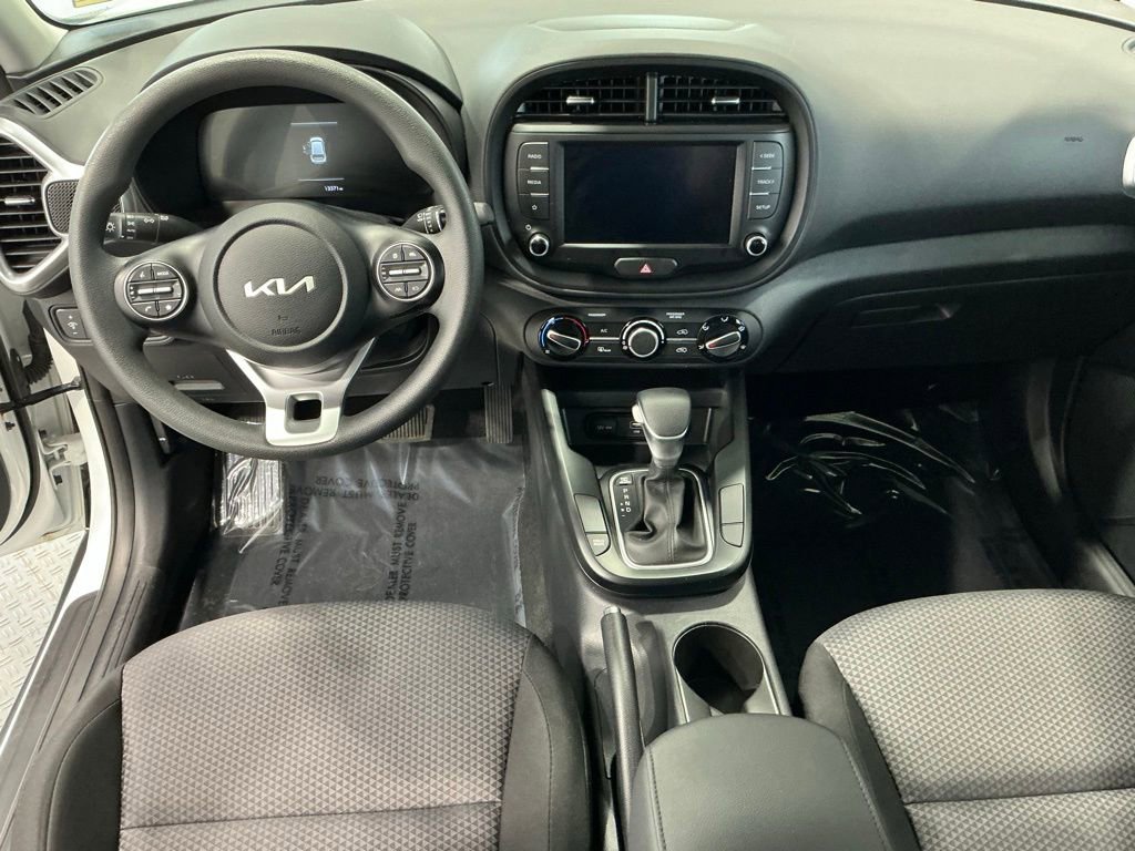 Used 2025 Kia Soul LX w/ LX Technology Package image 9