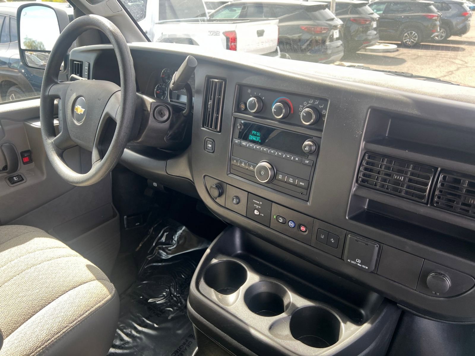 Used 2025 Chevrolet Express 3500 LT w/ LT Preferred Equipment Group image 18