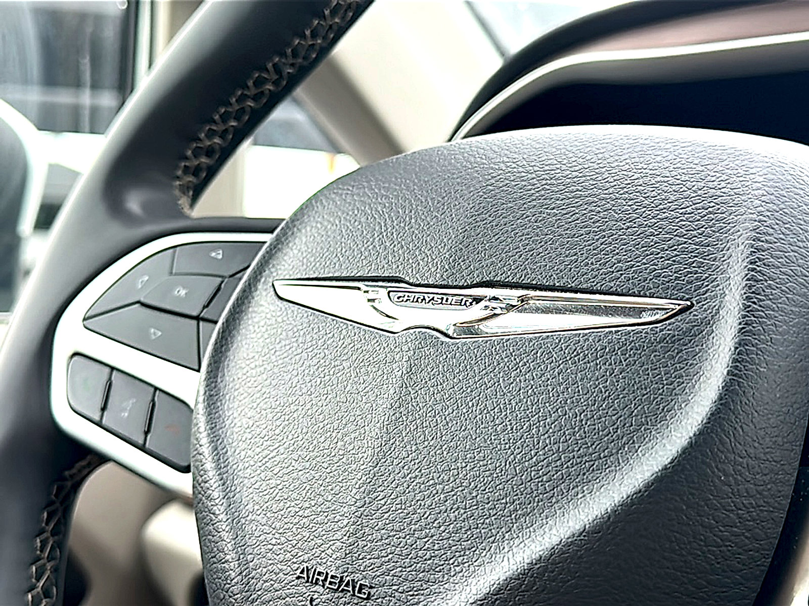 Used 2022 Chrysler Voyager LX FWD image 20