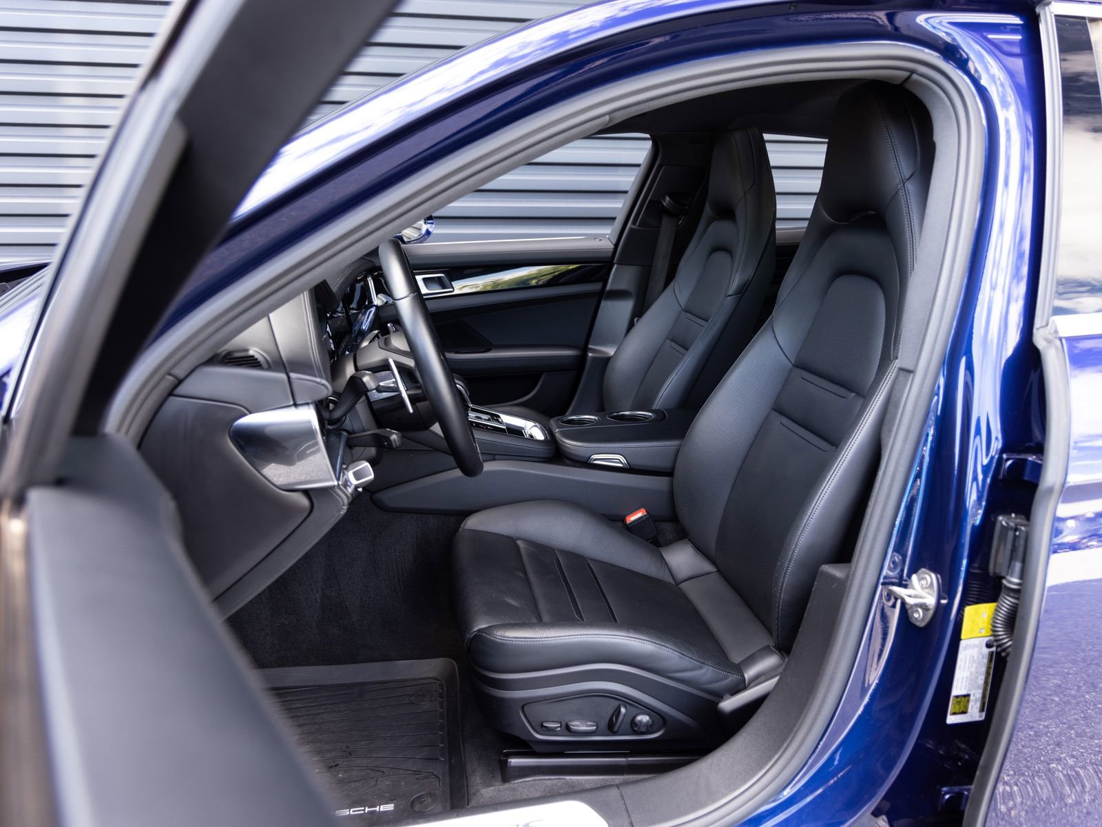 Certified 2022 Porsche Panamera 4S w/ Premium Package AWD/4WD image 5