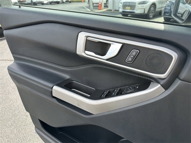 Certified 2022 Ford Explorer XLT image 30