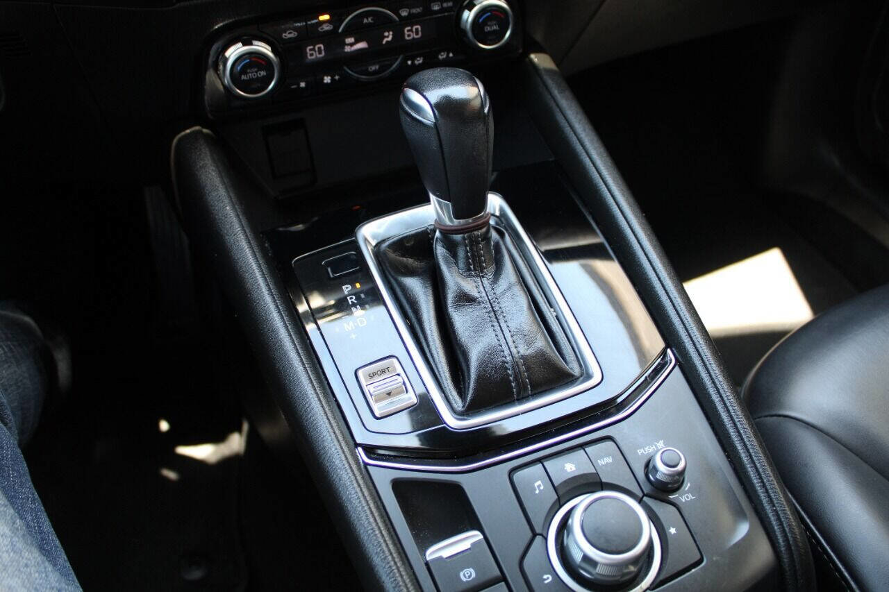 Used 2018 MAZDA CX-5 Touring w/ Preferred Equipment Package image 17