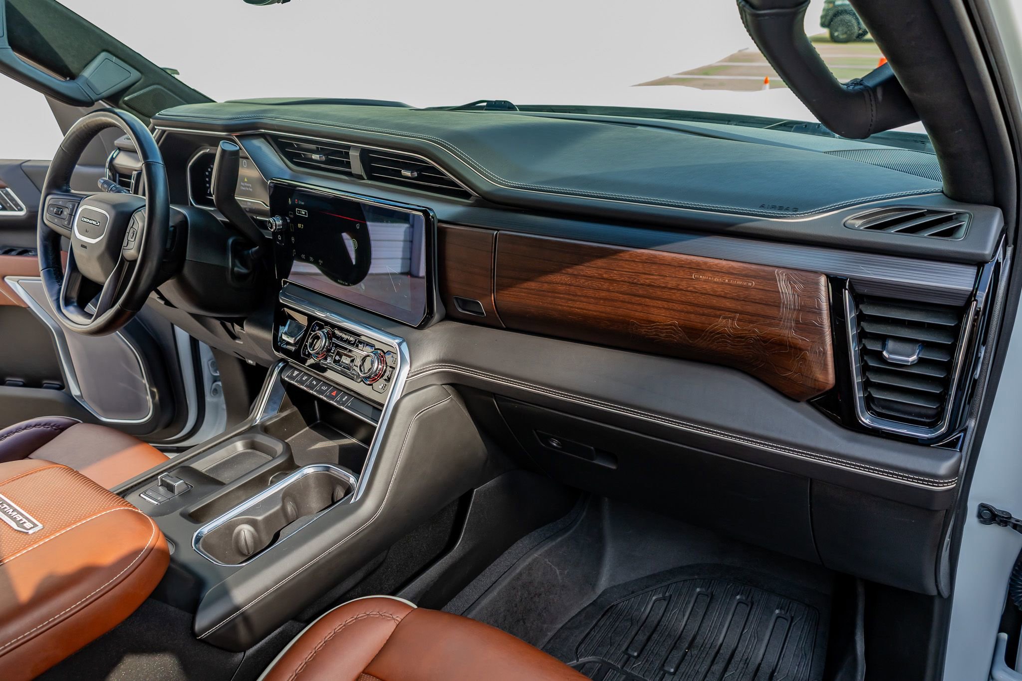 Used 2024 GMC Sierra 3500 Denali Ultimate image 18