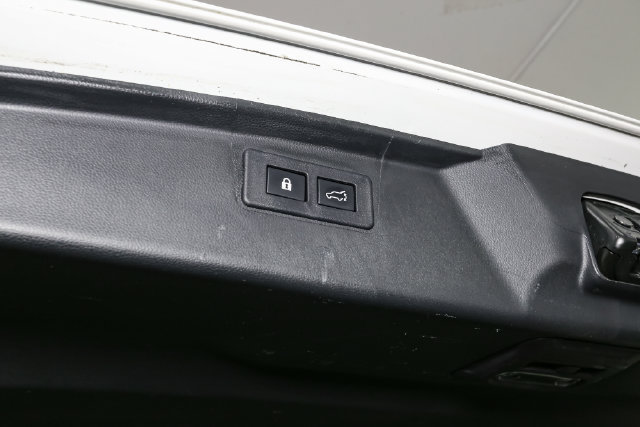 Used 2025 Subaru Outback Limited AWD/4WD image 12
