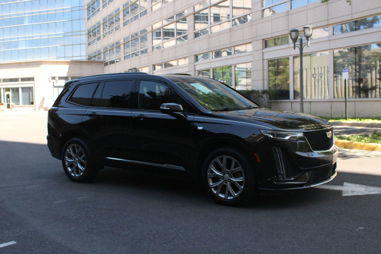 Used 2020 Cadillac XT6 Sport AWD/4WD image 2