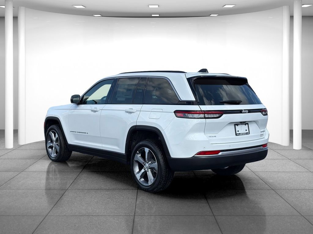 New 2026 Jeep Grand Cherokee Limited w/ Trailer Tow Package AWD/4WD image 5