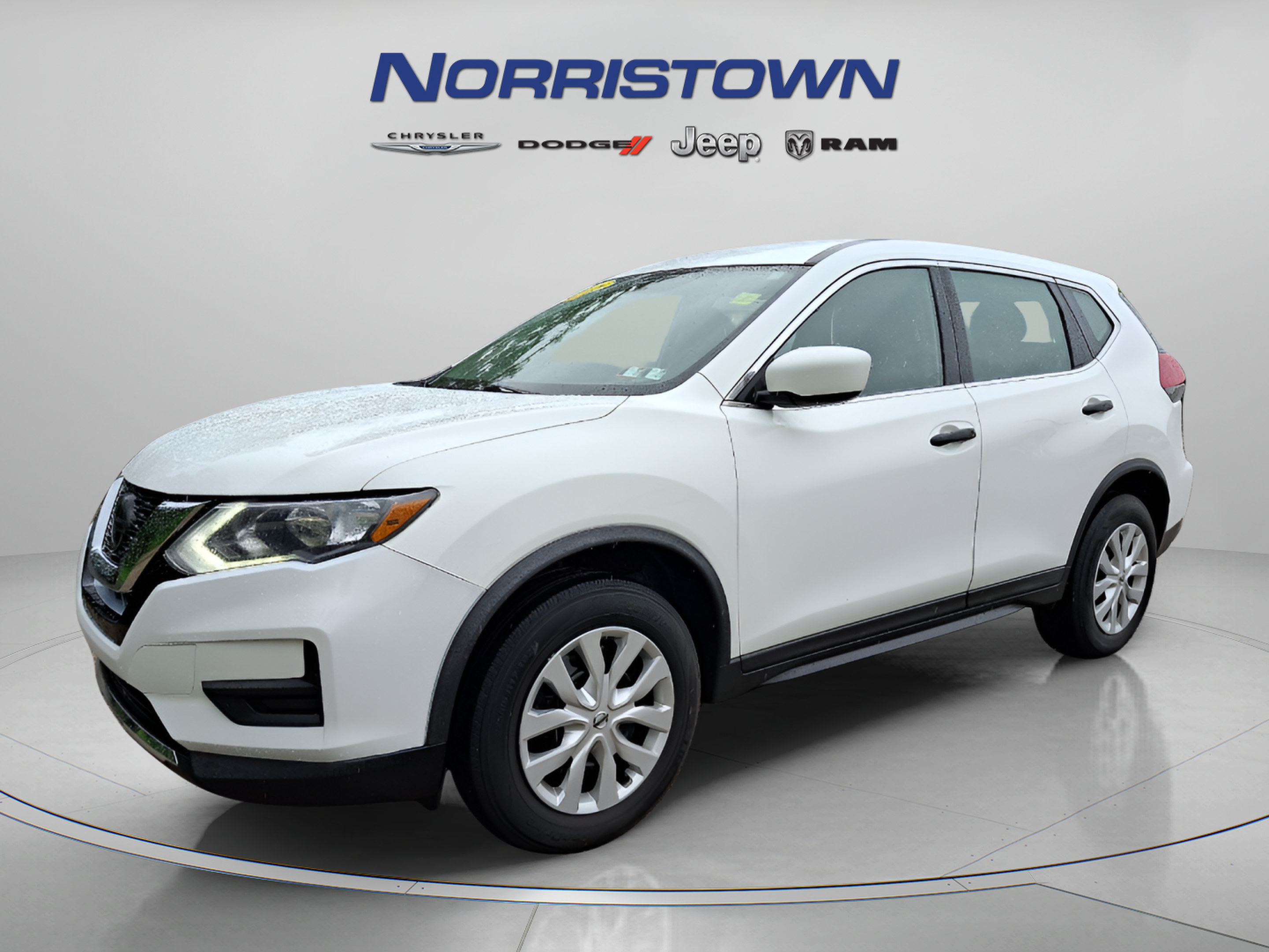 Used 2018 Nissan Rogue S AWD/4WD image 3
