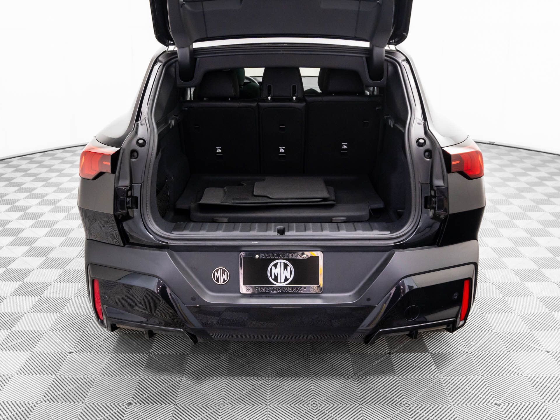 Certified 2025 BMW X2 xDrive28i w/ Premium Package image 33