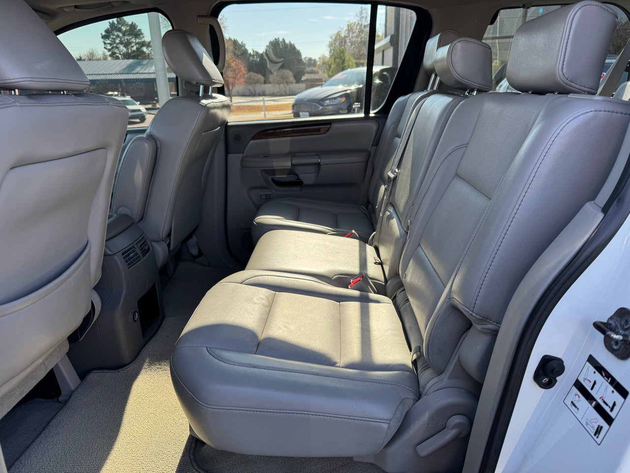 Used 2010 Nissan Armada Titanium w/ DVD Entertainment Pkg image 18