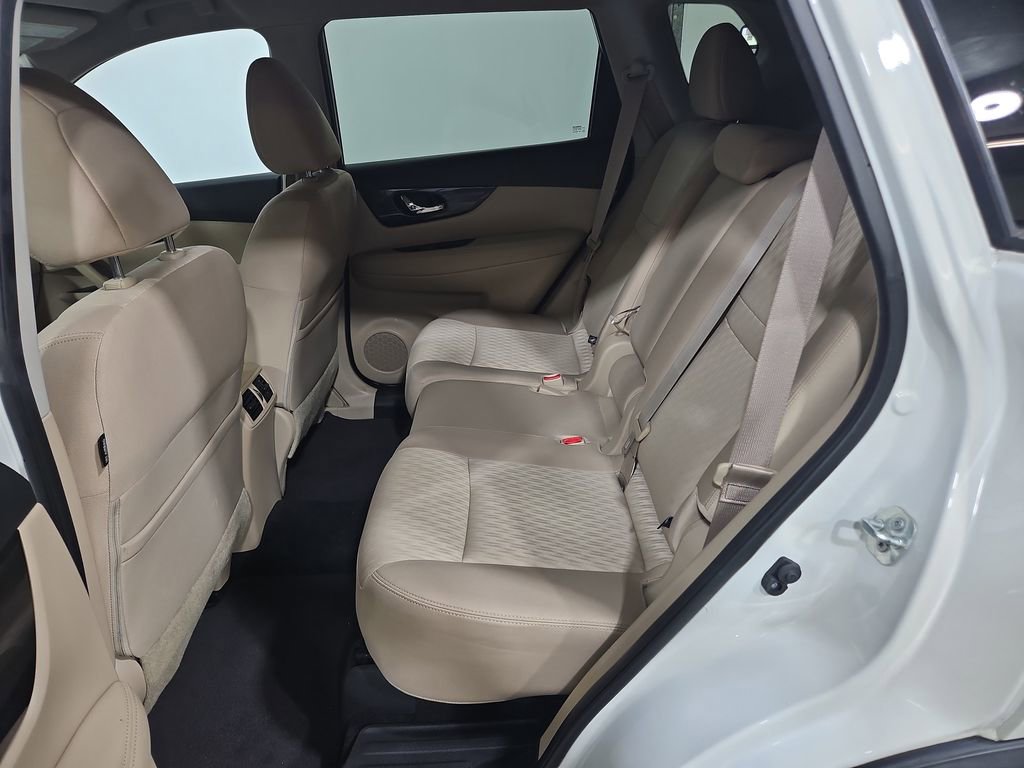 Used 2018 Nissan Rogue SV image 23