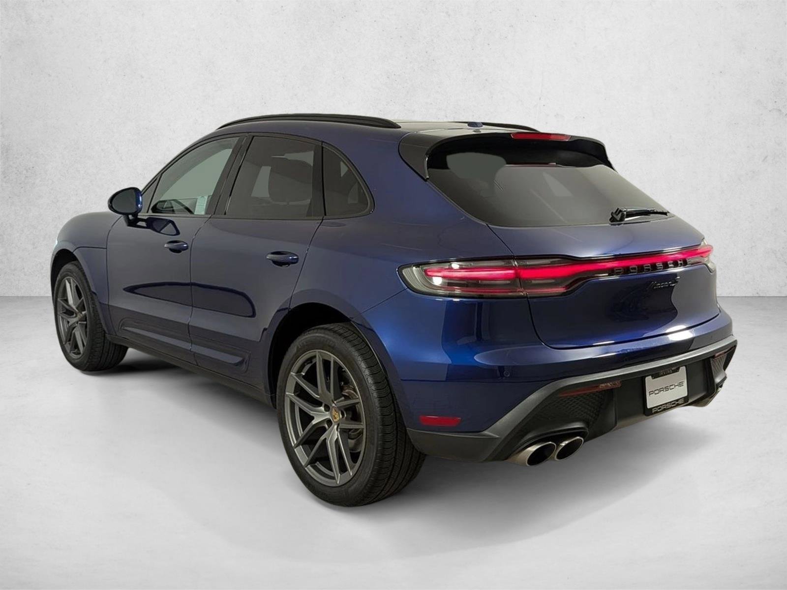 Certified 2023 Porsche Macan S AWD/4WD image 3