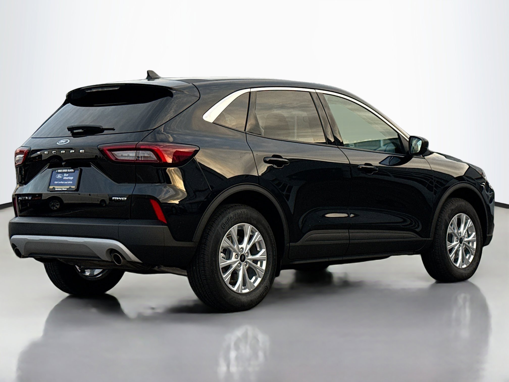 Used 2024 Ford Escape Active AWD/4WD image 2