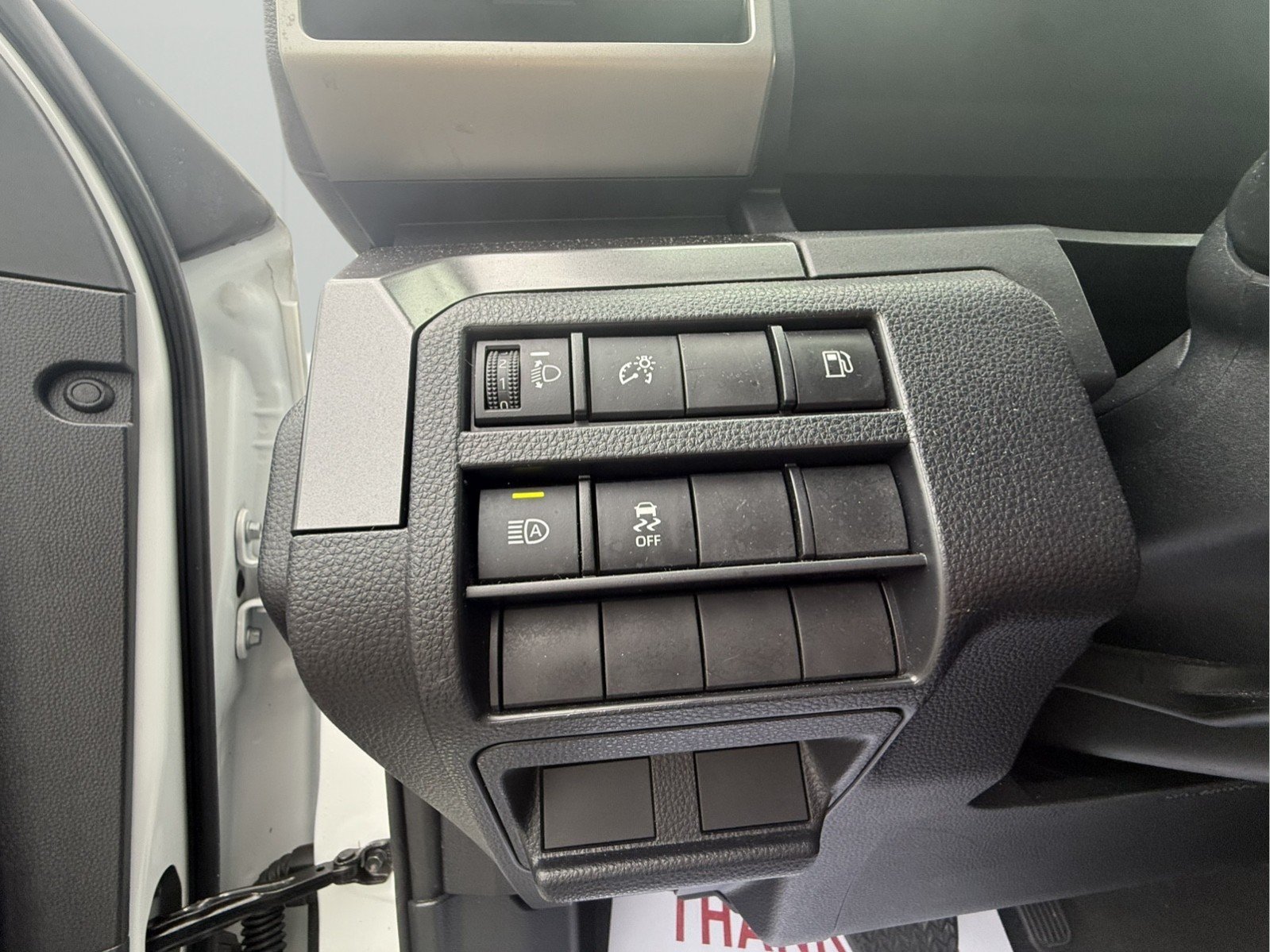 Used 2025 Toyota 4Runner SR5 AWD/4WD image 23