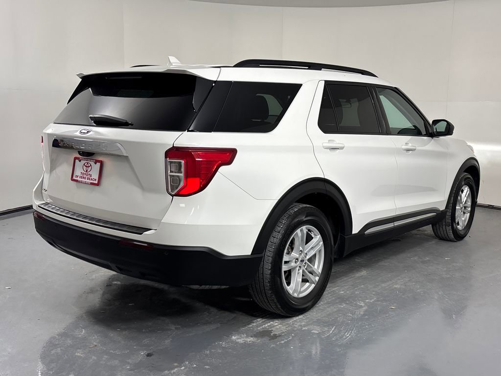 Used 2024 Ford Explorer XLT image 6