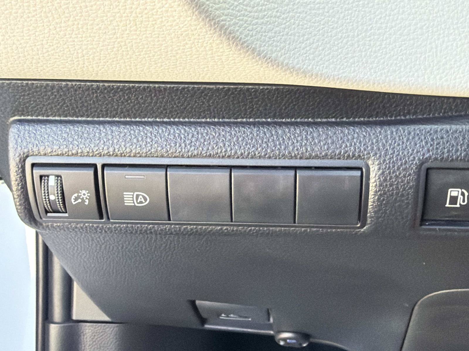 Used 2024 Toyota Corolla LE FWD image 25