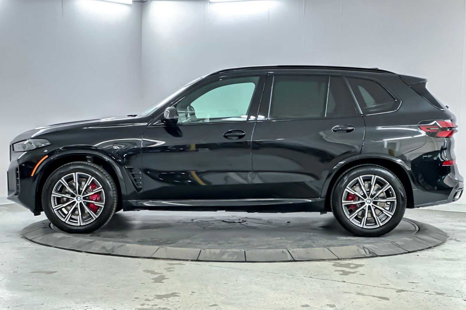 New 2026 BMW X5 xDrive50e w/ M Sport Package image 5